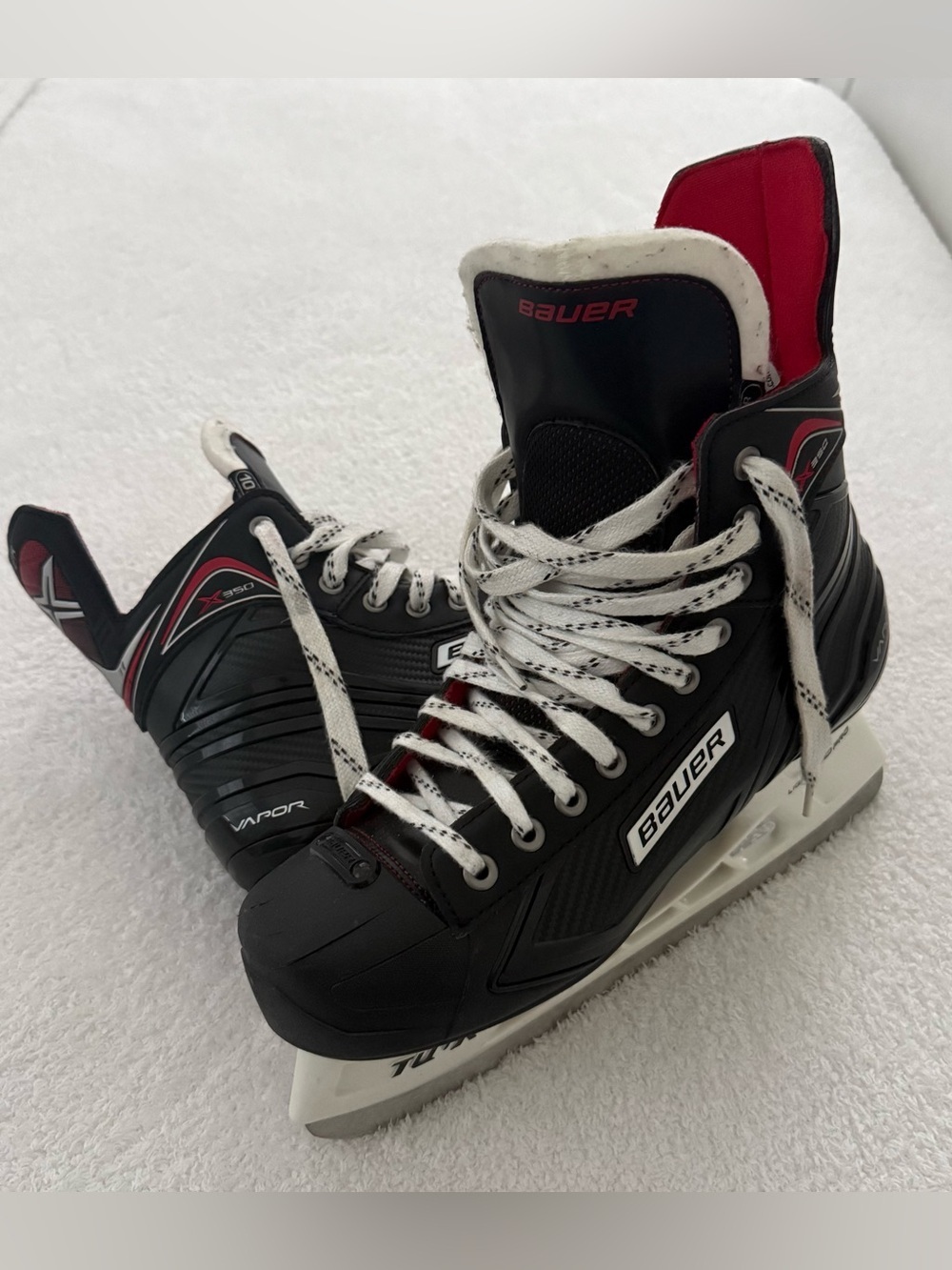 Bauer Black and Red Vapor Ice Hockey Skate Tongue